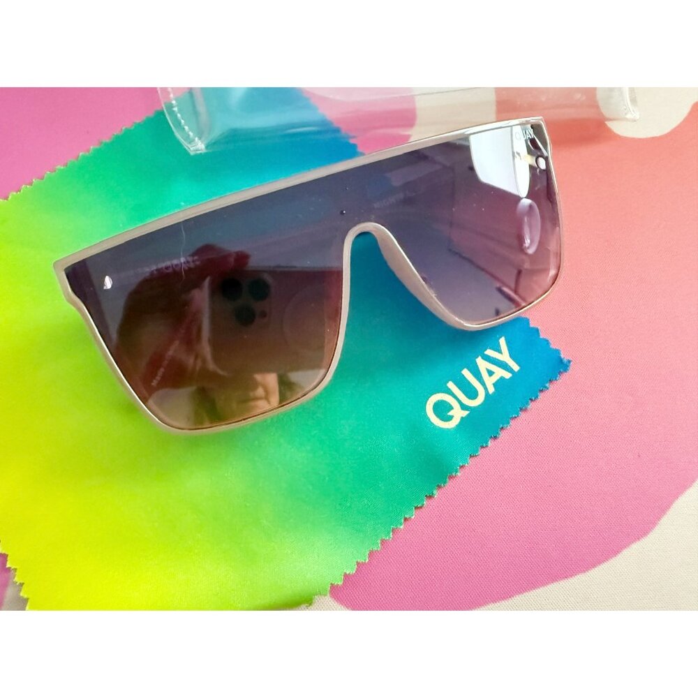 SOLD QUAY Unisex Nightfall Medium 49mm Shield Sunglasses 1212 - Picture 2 of 12